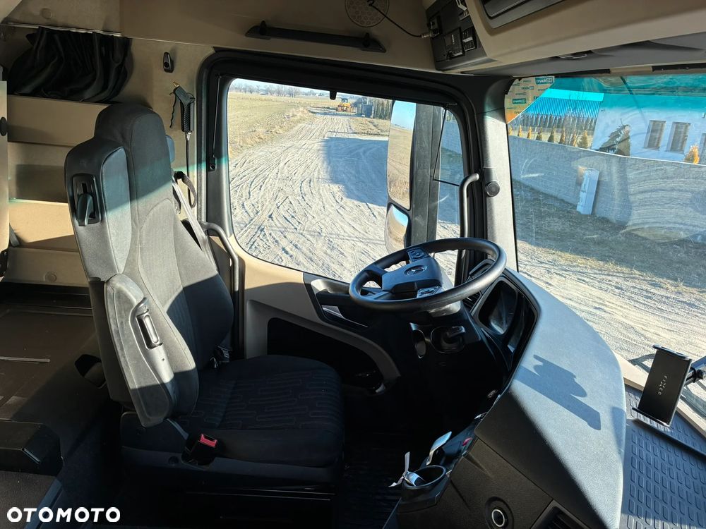 Mercedes-Benz Actros - 14