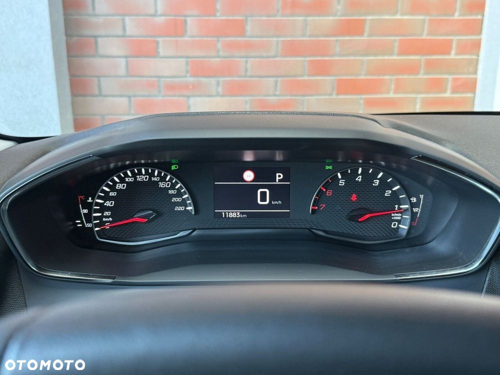 Peugeot 208 - 17