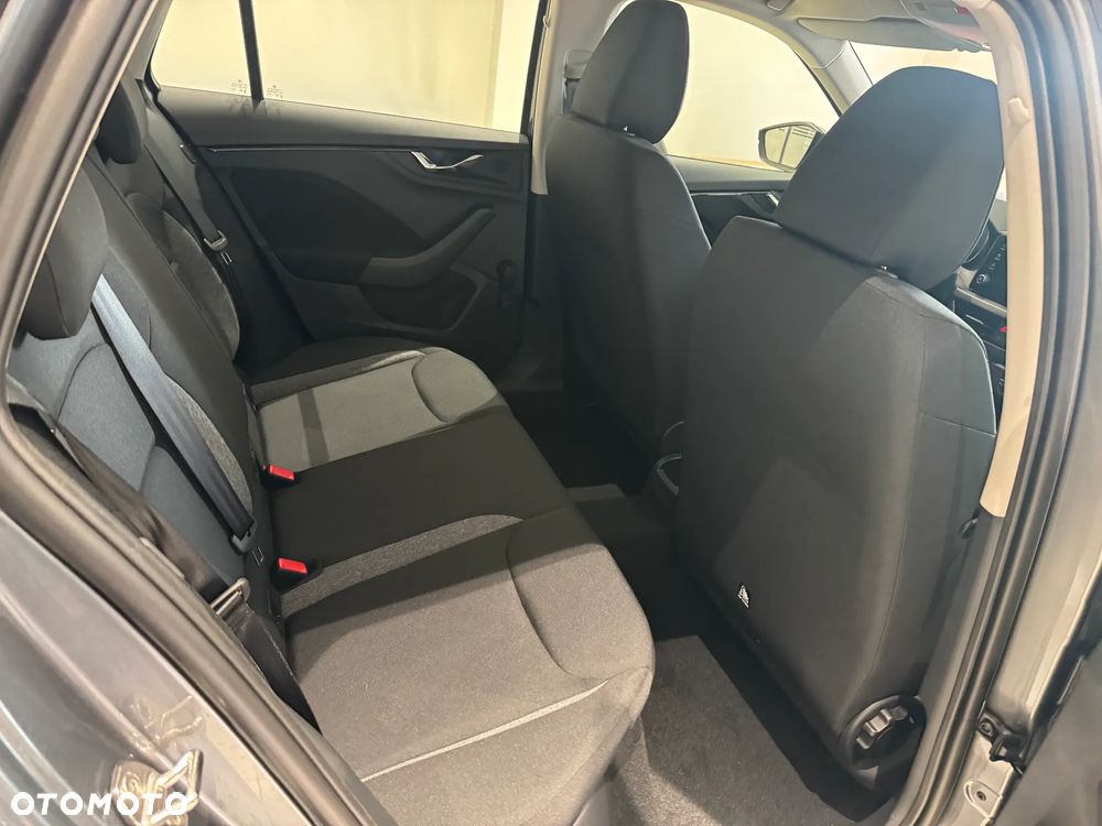 Skoda Kamiq 1.0 TSI Essence - 8