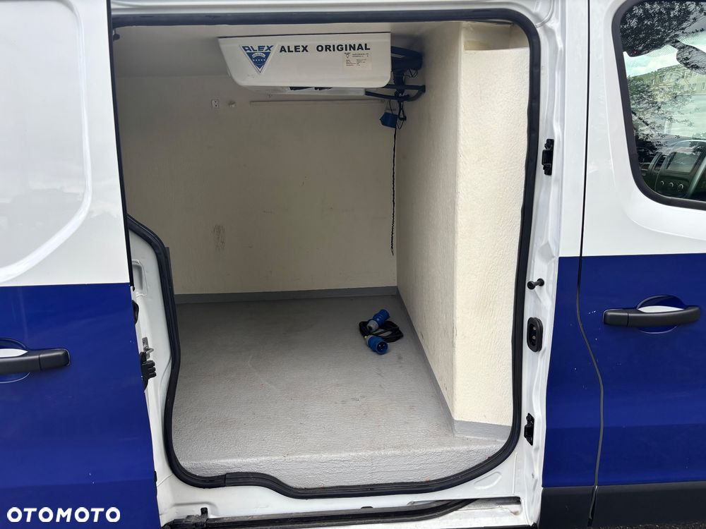 Renault Trafic - 22