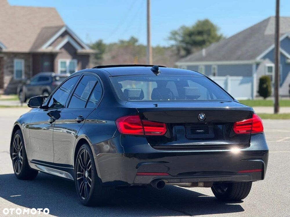 BMW Seria 3 330i M Sport - 9