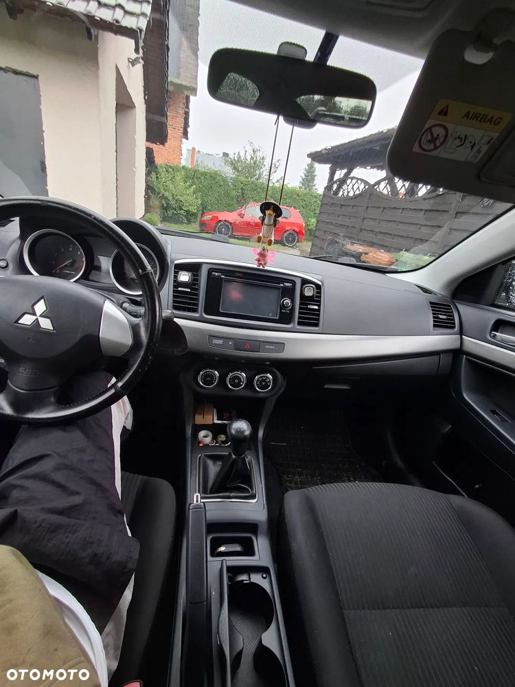 Mitsubishi Lancer - 9