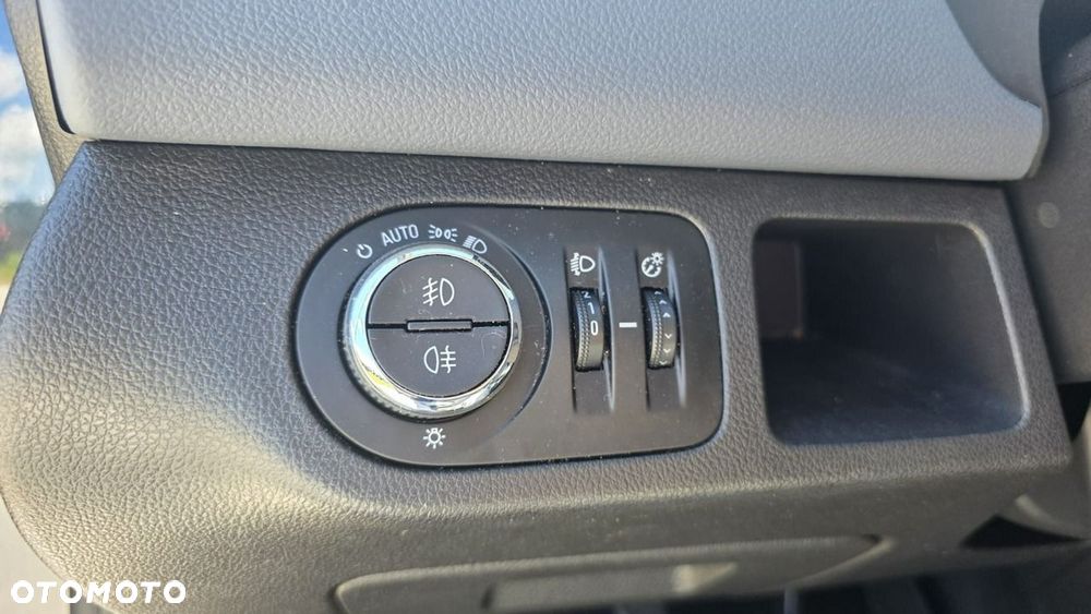 Opel Meriva - 12
