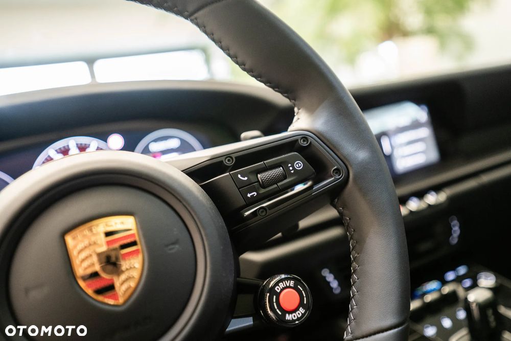 Porsche 911 Carrera T-Hybrid 4 GTS - 19