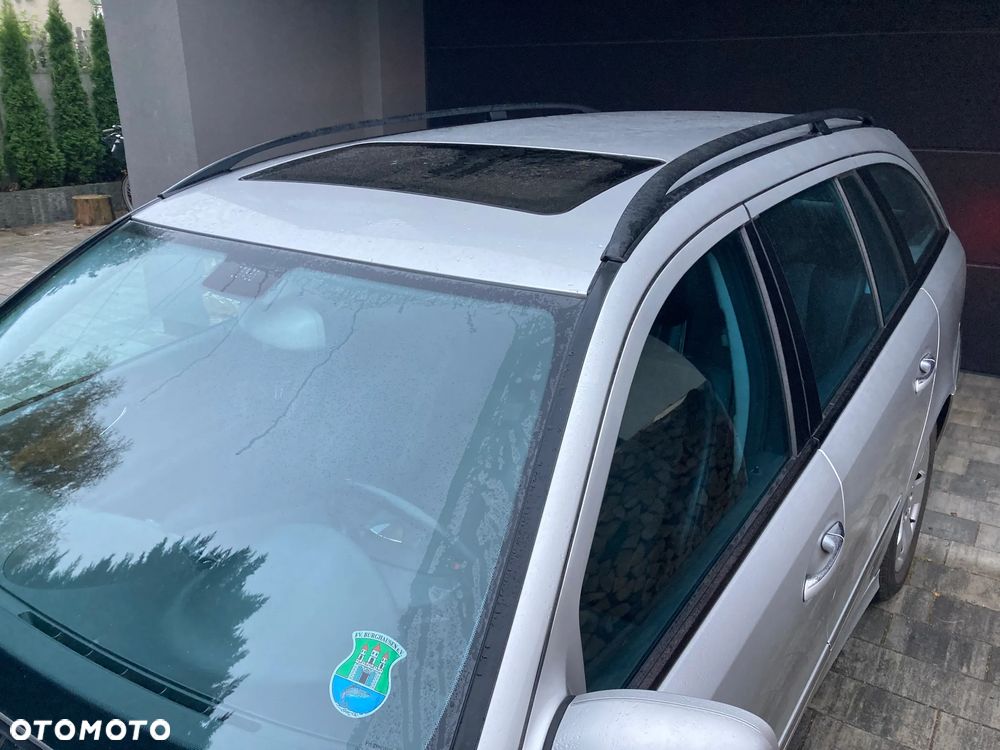 Mercedes-Benz E200 2005 photo 2
