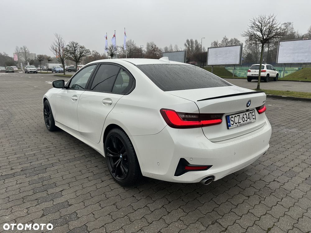 BMW Seria 3 318d MHEV Sport Line - 4