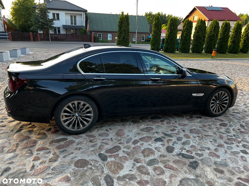 BMW Seria 7 740i - 2