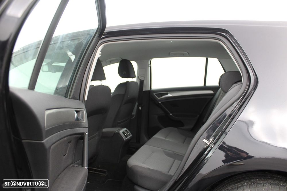 VW Golf 1.6 TDi Confortline - 8