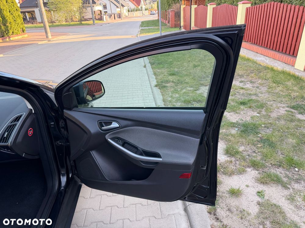 Ford Focus 1.6 TDCi DPF Champions Edition - 37