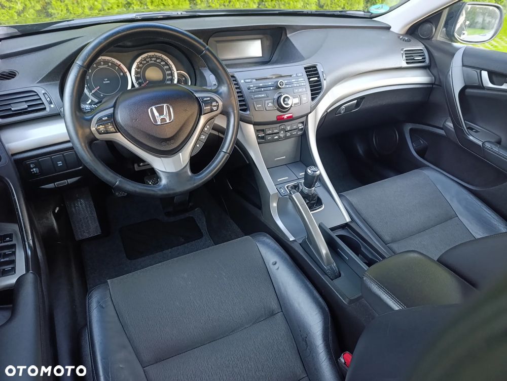 Honda Accord 2.0 Executive - 11