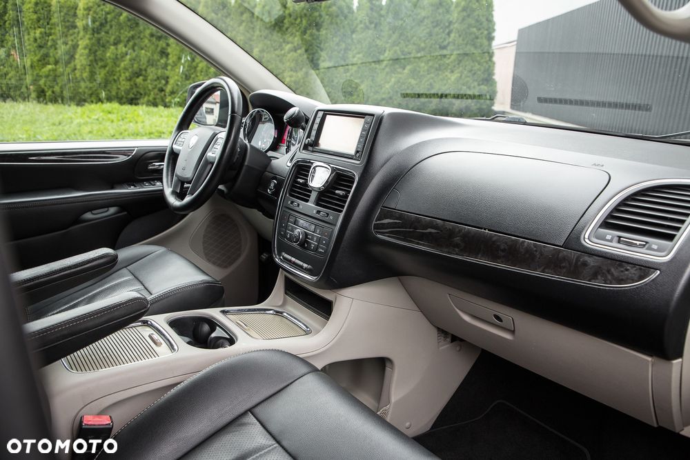 Lancia Voyager - 19