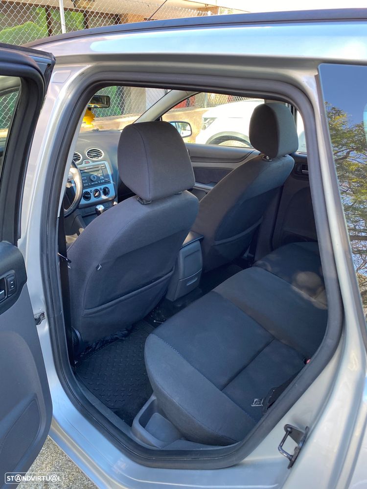 Ford Focus SW 1.4 Trend - 13