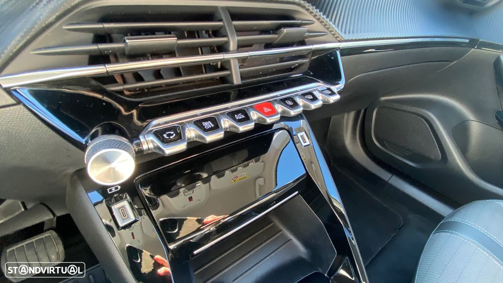 Peugeot e-2008 50 kWh Allure Pack - 44