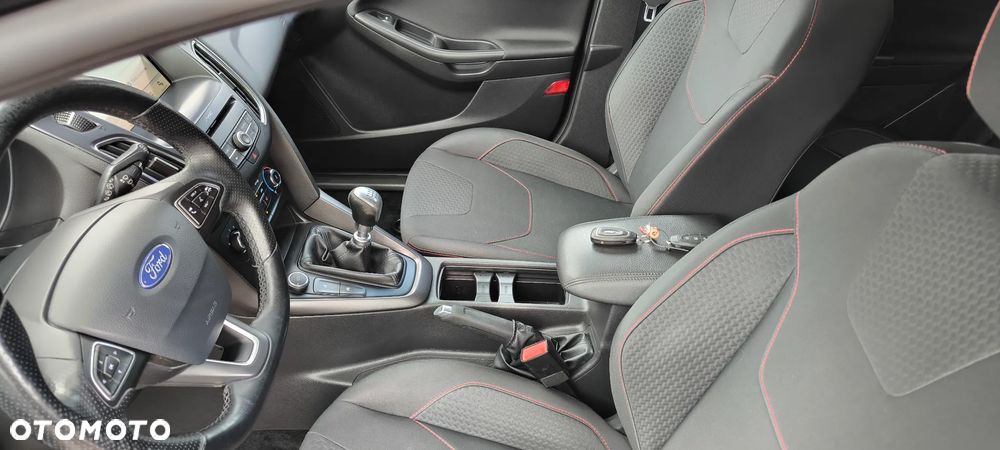 Ford Focus - 17