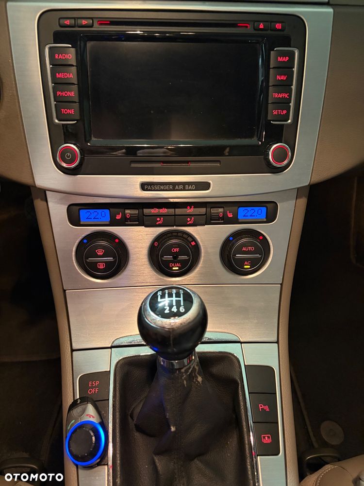 Volkswagen Passat 2.0 TDI Highline - 13