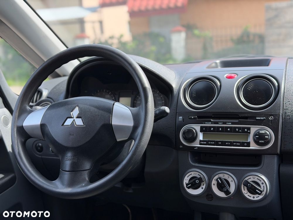 Mitsubishi Colt 1.3 Invite - 16