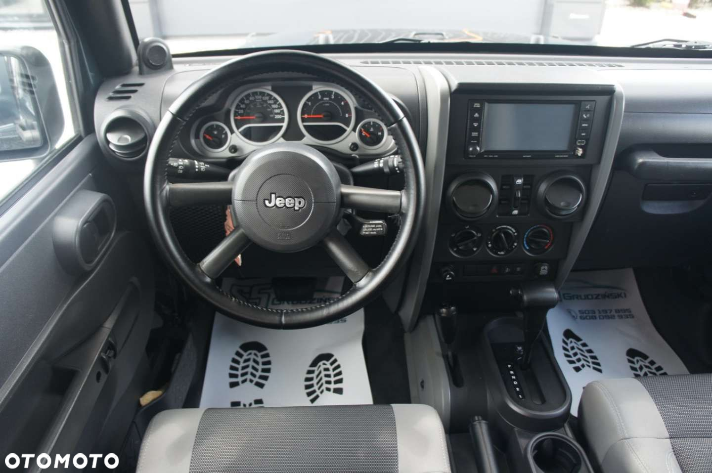 Jeep Wrangler - 8