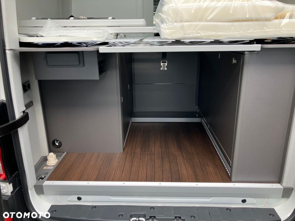 Volkswagen Grand California Grand California 600 silnik: 2,0 l TDI EU6 SCR BlueMotion Technology 130 kW skrzynia biegów: Przedni napęd automatyczna 8-biegowa rozstaw osi: 3640 mm - 17