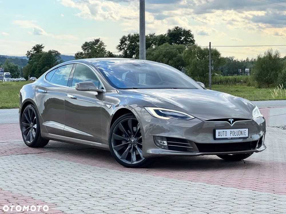 Tesla Model S - 1