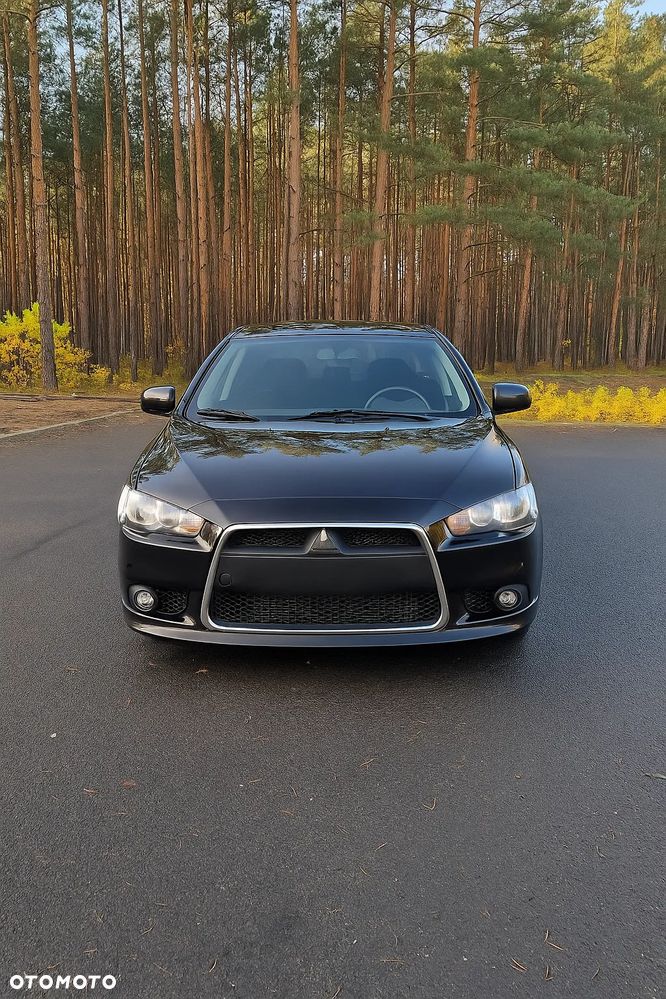 Mitsubishi Lancer 1.6 Invite - 2
