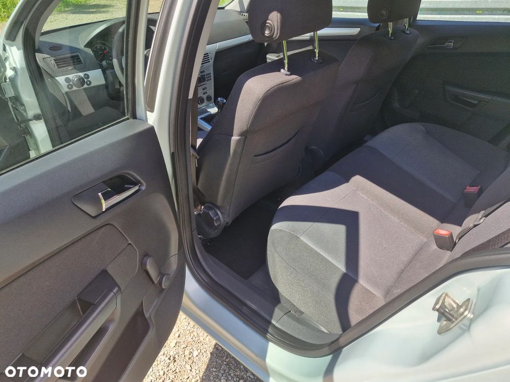 Opel Astra 1.4 Enjoy - 23