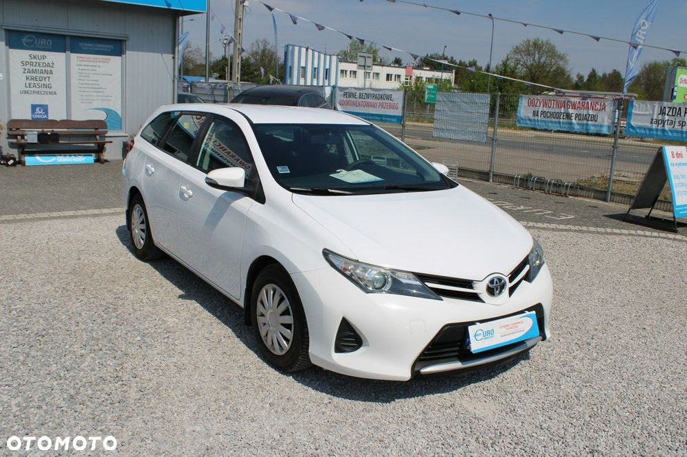 Toyota Auris - 4