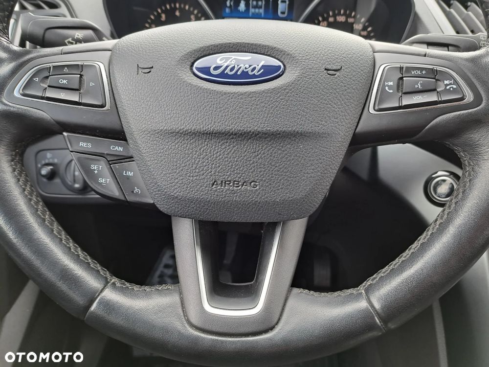 Ford Kuga - 26