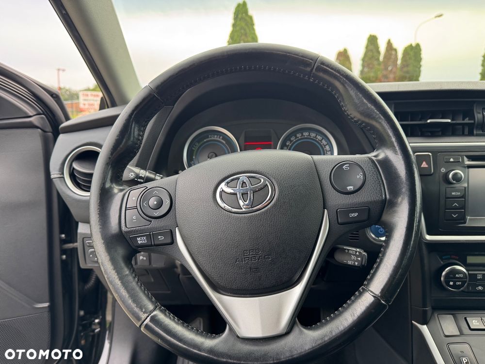 Toyota Auris 1.8 HSD Luna - 11
