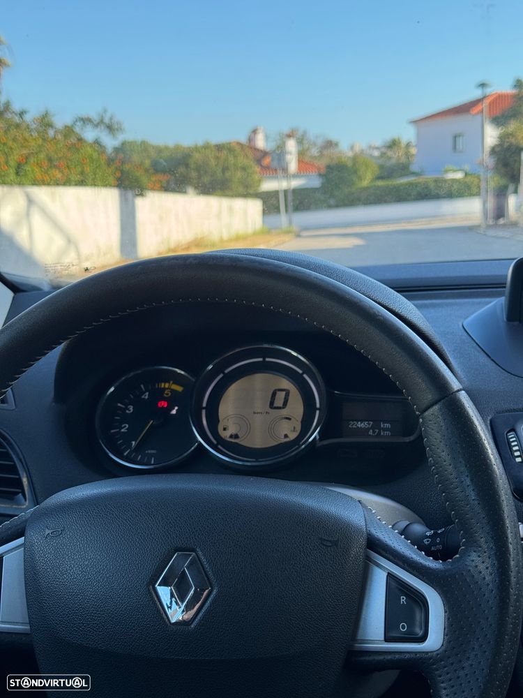 Renault Mégane ENERGY dCi 110 Start & Stop Bose Edition - 14