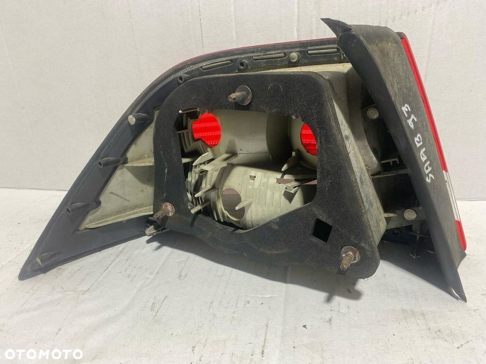 LAMPA TYLNA PRAWY TYŁ SEDAN SAAB 93 9-3 - 3