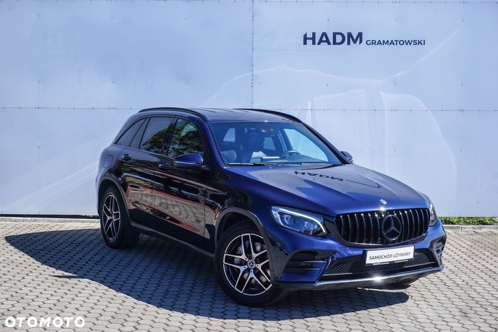 Mercedes-Benz GLC 250 4Matic 9G-TRONIC AMG Line - 1