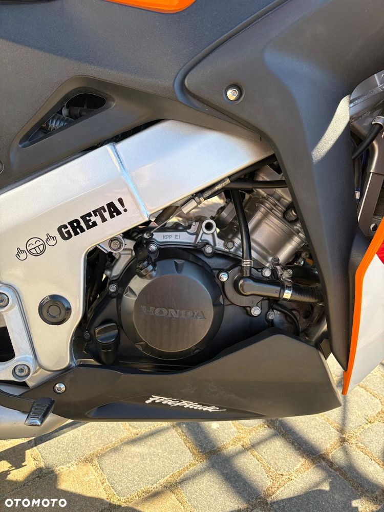 Honda CBR - 11
