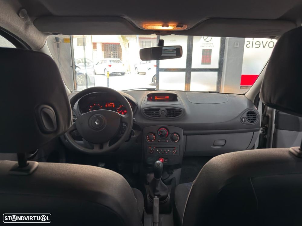 Renault Clio 1.2 16V Confort - 26