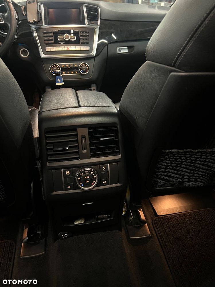Mercedes-Benz ML 350 BlueTec 4-Matic - 16