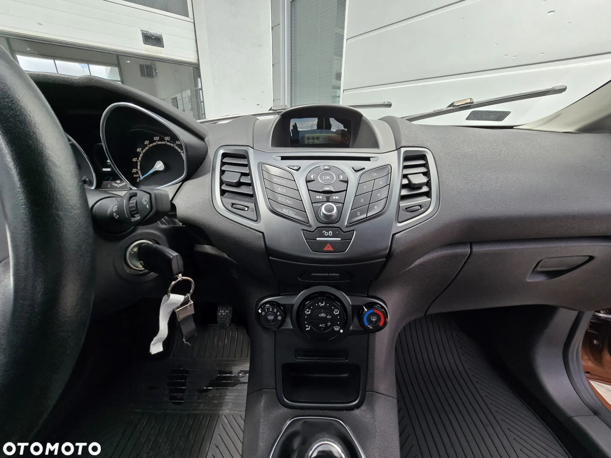 Ford Fiesta 1.0 EcoBoost Titanium - 10