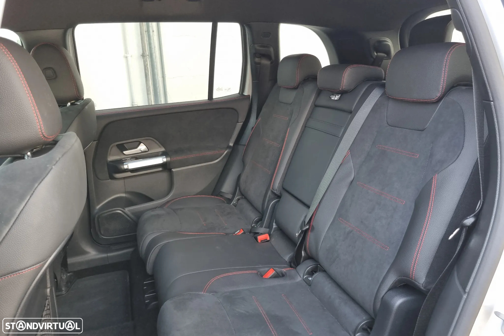 Mercedes-Benz GLB 180 d AMG Line - 20