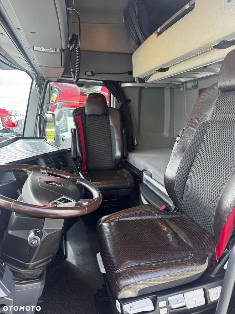Renault T520 High Cab - 7