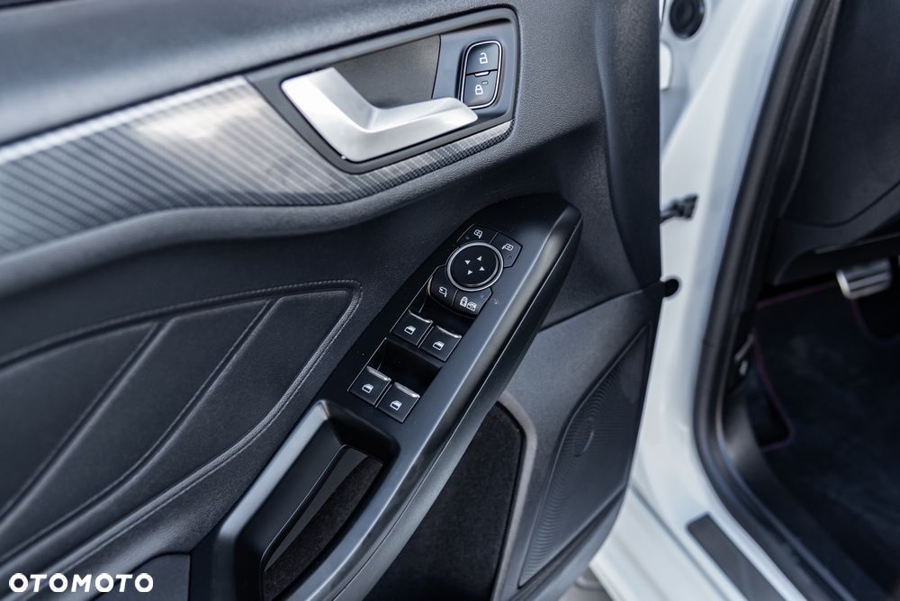 Ford Focus 1.0 EcoBoost Start-Stopp-System ST-LINE X - 18