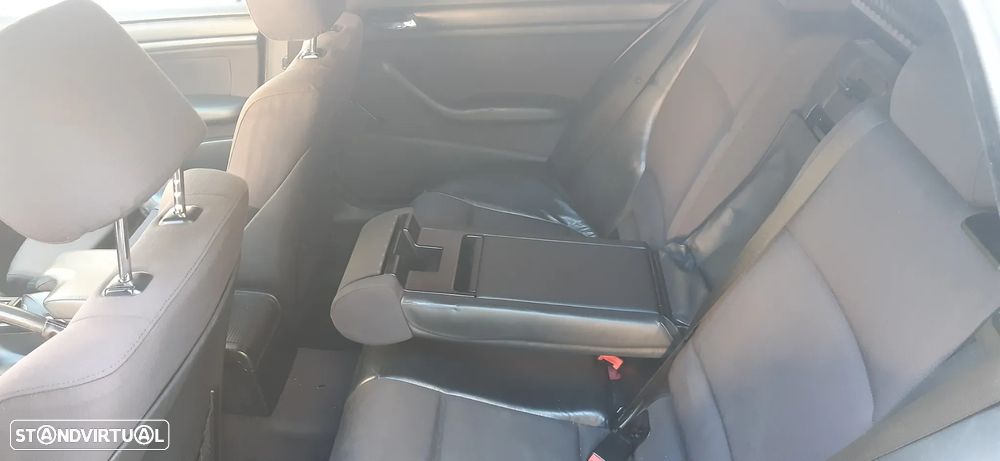 BMW 320 d Sport - 10