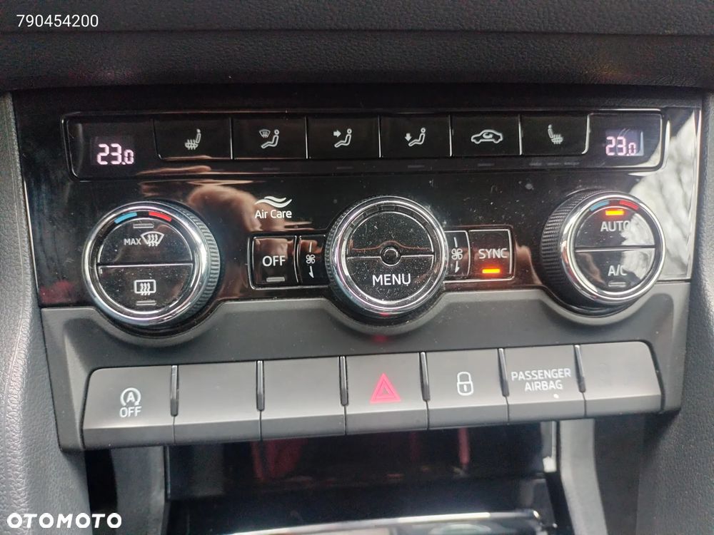 Skoda Karoq 1.6 TDI SCR DSG Ambition - 27