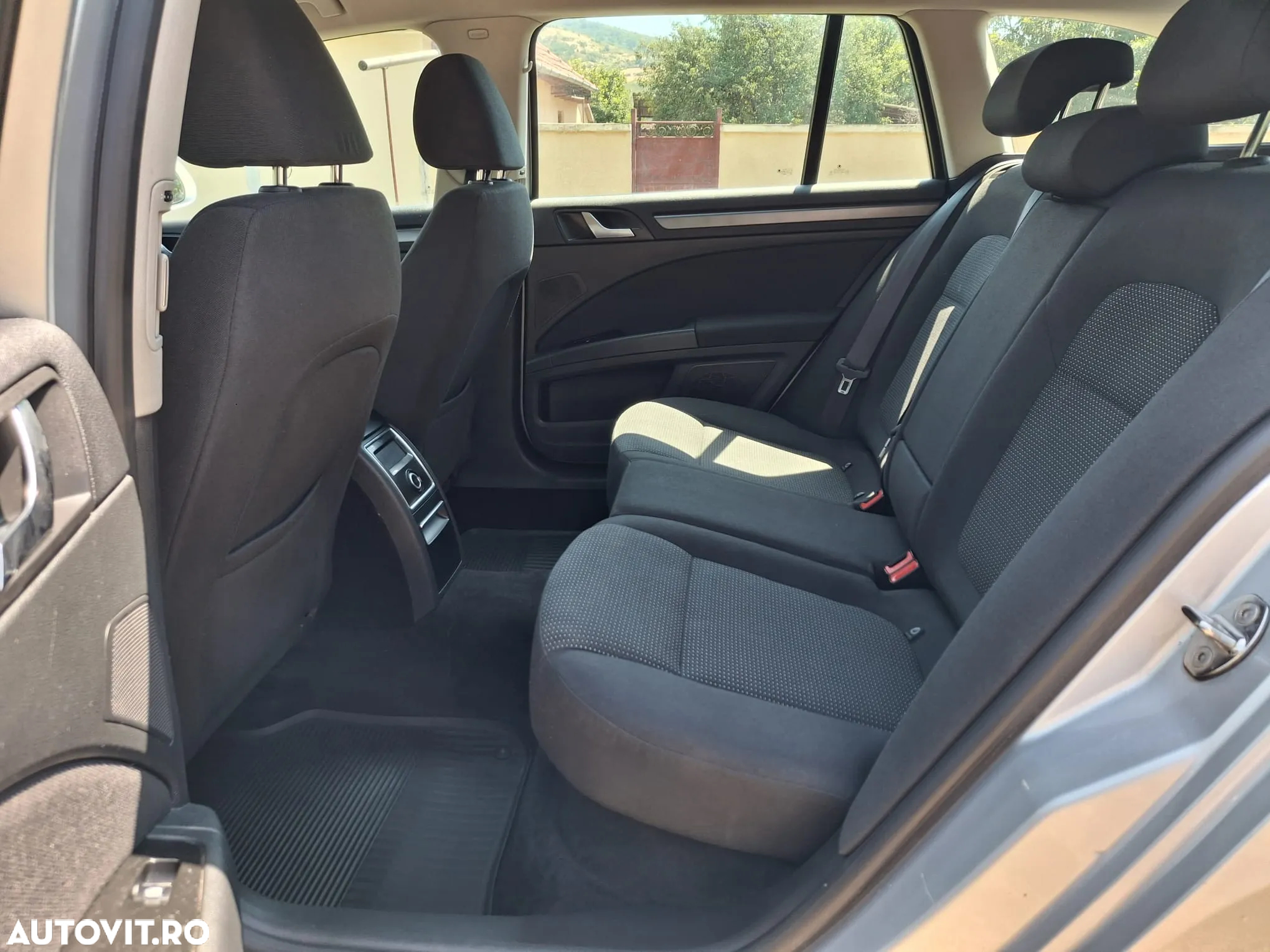 Skoda Superb 2.0 TDI DSG Elegance - 8