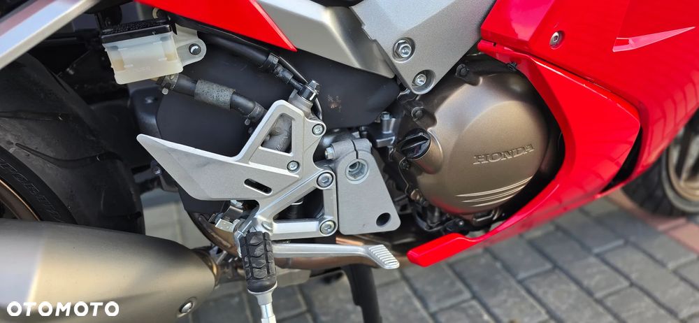 Honda VFR - 19