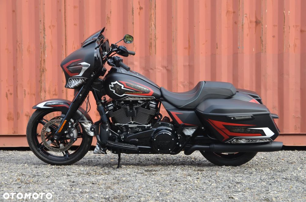 Harley-Davidson Touring Street Glide - 32