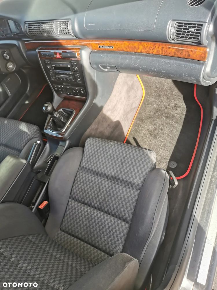 Audi A4 Limousine 2.4 Quattro - 24