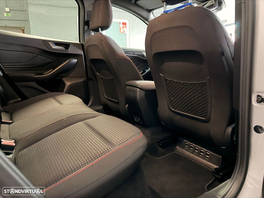 Ford Focus 1.0 EcoBoost MHEV ST-Line Aut. - 33