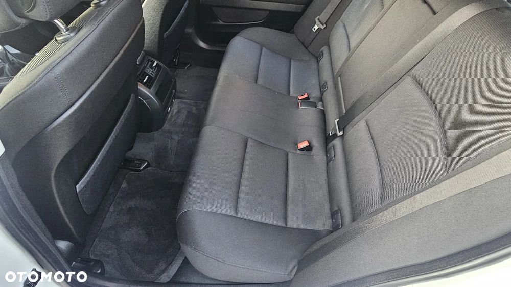 BMW Seria 5 520d - 23