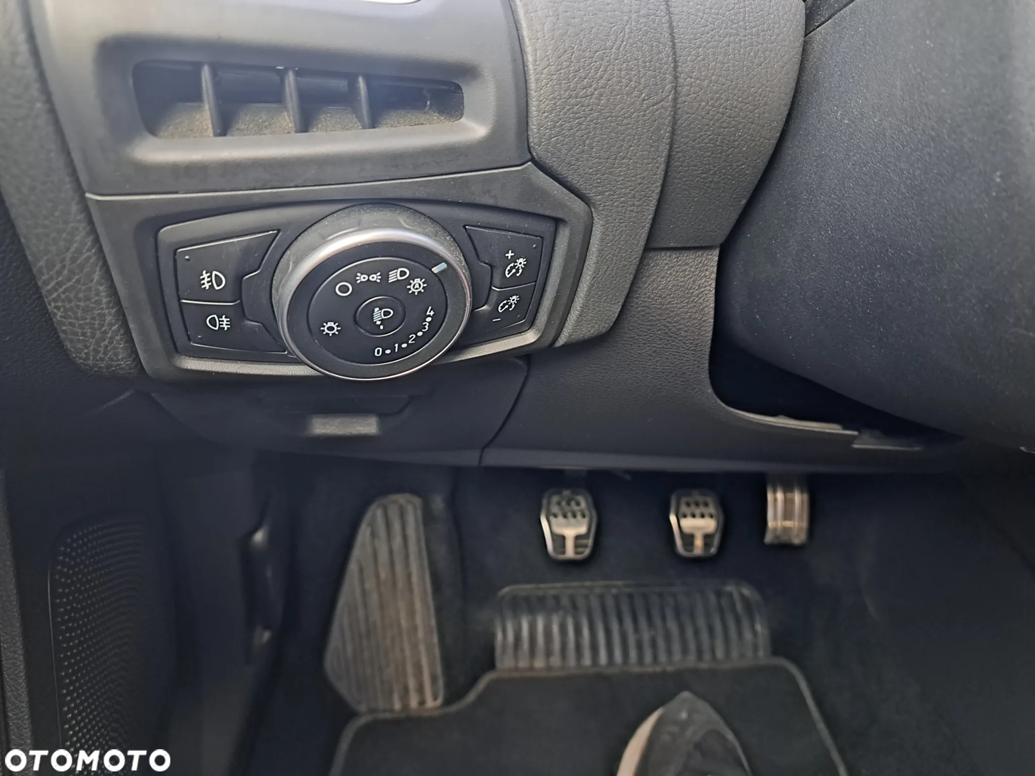 Ford Focus 2.0 TDCi ST - 25