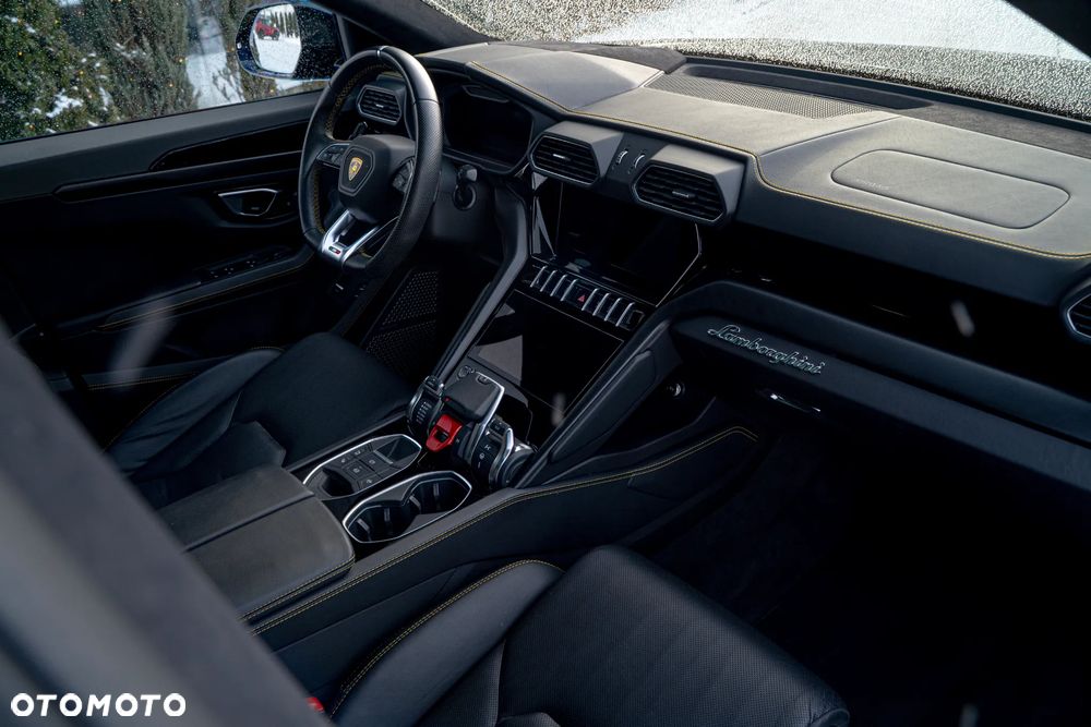 Lamborghini Urus - 15