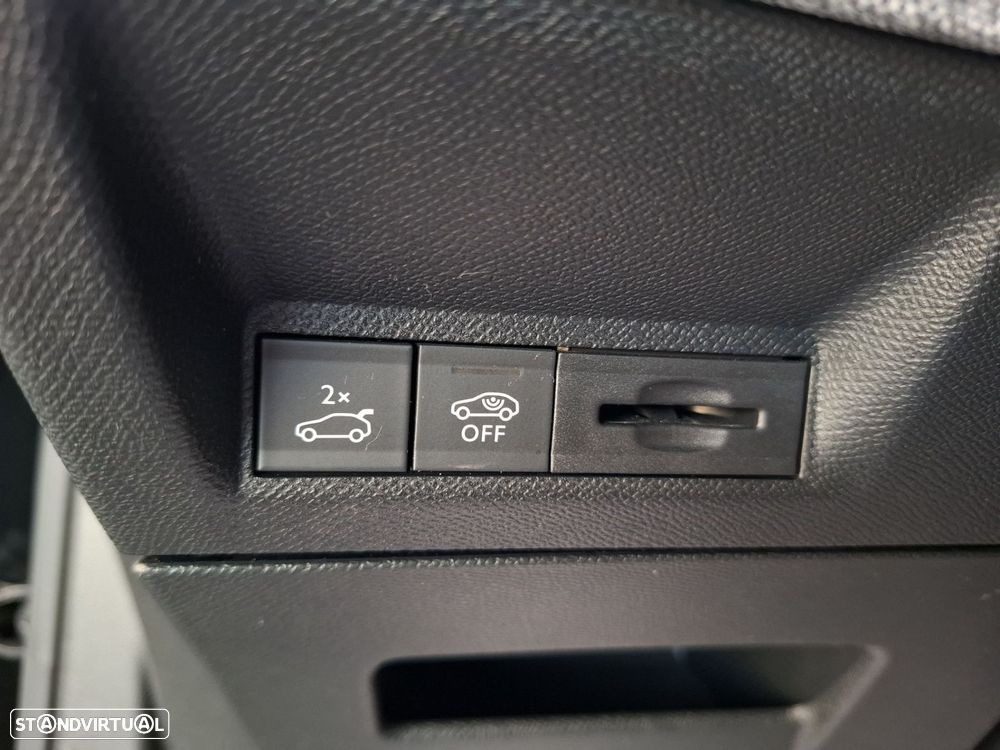 Peugeot 3008 1.2 Hybrid GT e-DCS6 - 31