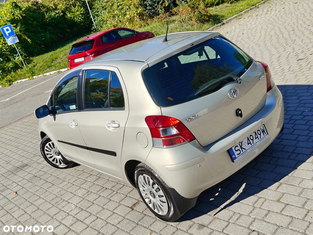 Toyota Yaris 1.33 Premium - 32